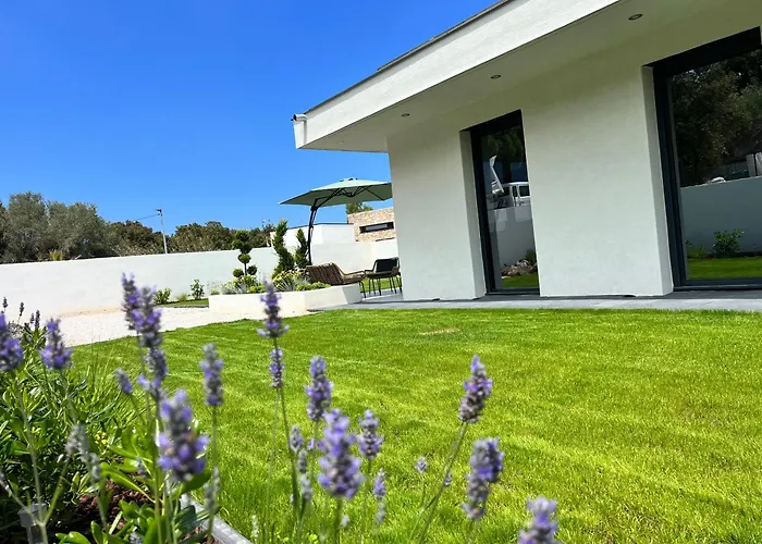 Villa Valentin 2 Chambres Avec Piscine Chauffe A Calvi